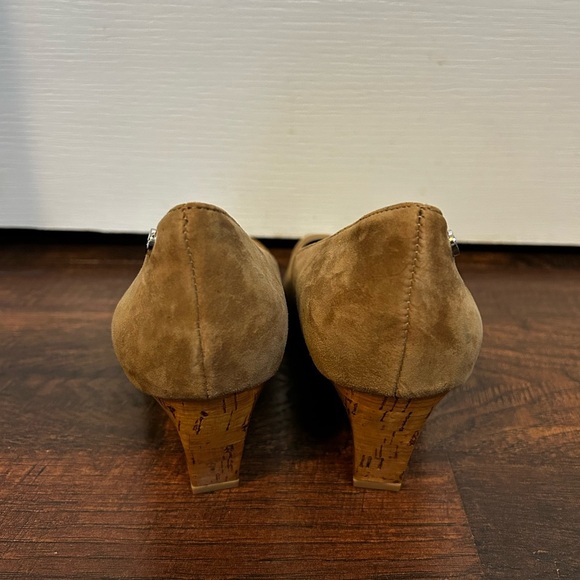 NEW Calvin Klein Shelley Peep Toe Suede Camel Tan Cork Comfort Wedge Shoe 7.5 M - Picture 4 of 10